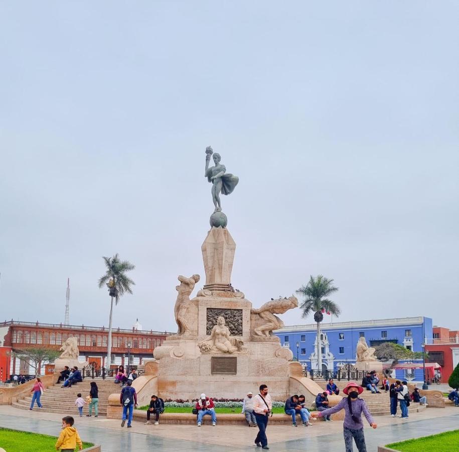 Hostal Solari Trujillo Luaran gambar
