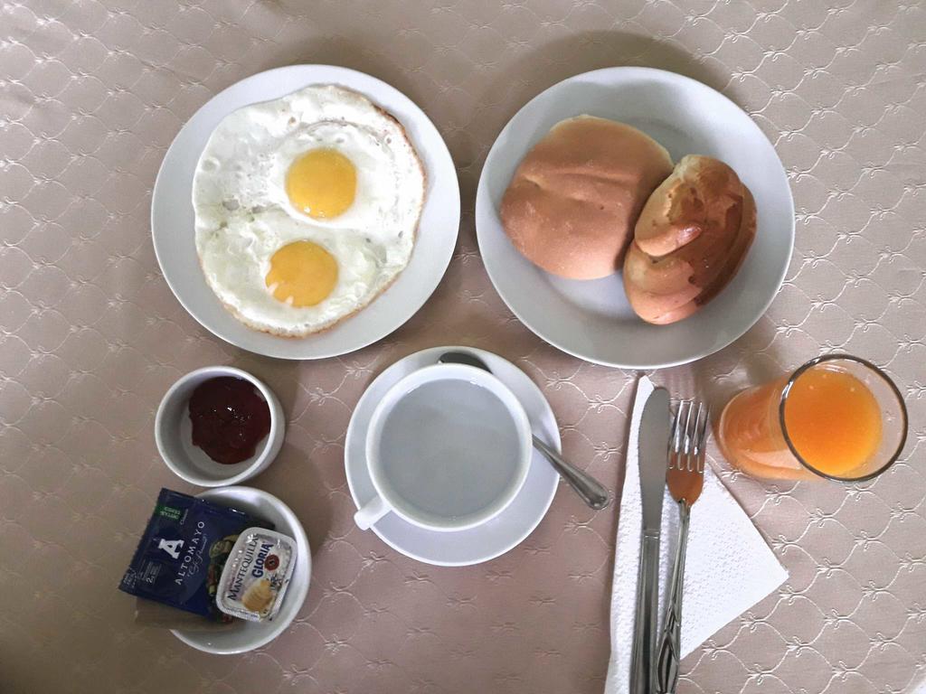 Hostal Solari Trujillo Luaran gambar