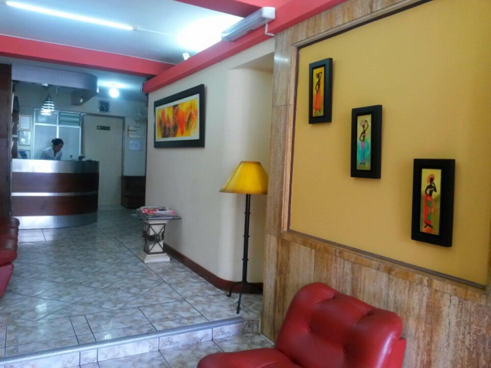 Hostal Solari Trujillo Luaran gambar