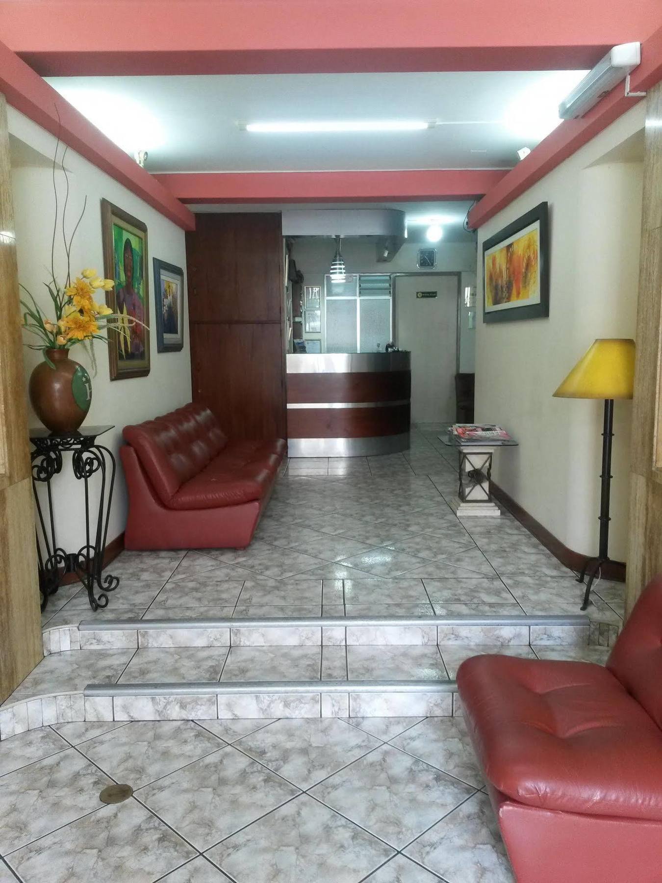 Hostal Solari Trujillo Luaran gambar