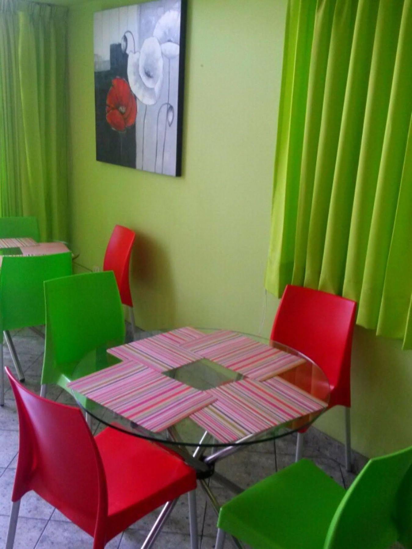 Hostal Solari Trujillo Luaran gambar
