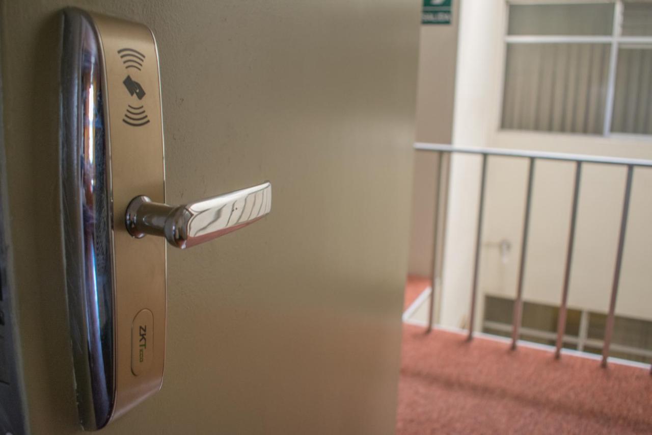 Hostal Solari Trujillo Luaran gambar